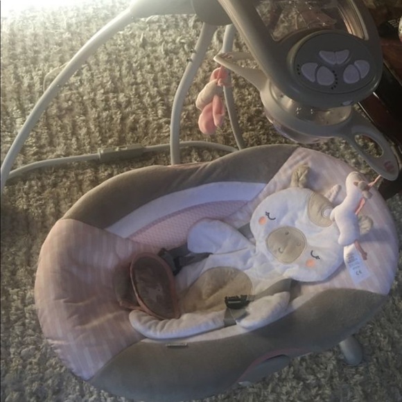 ingenuity swing girl